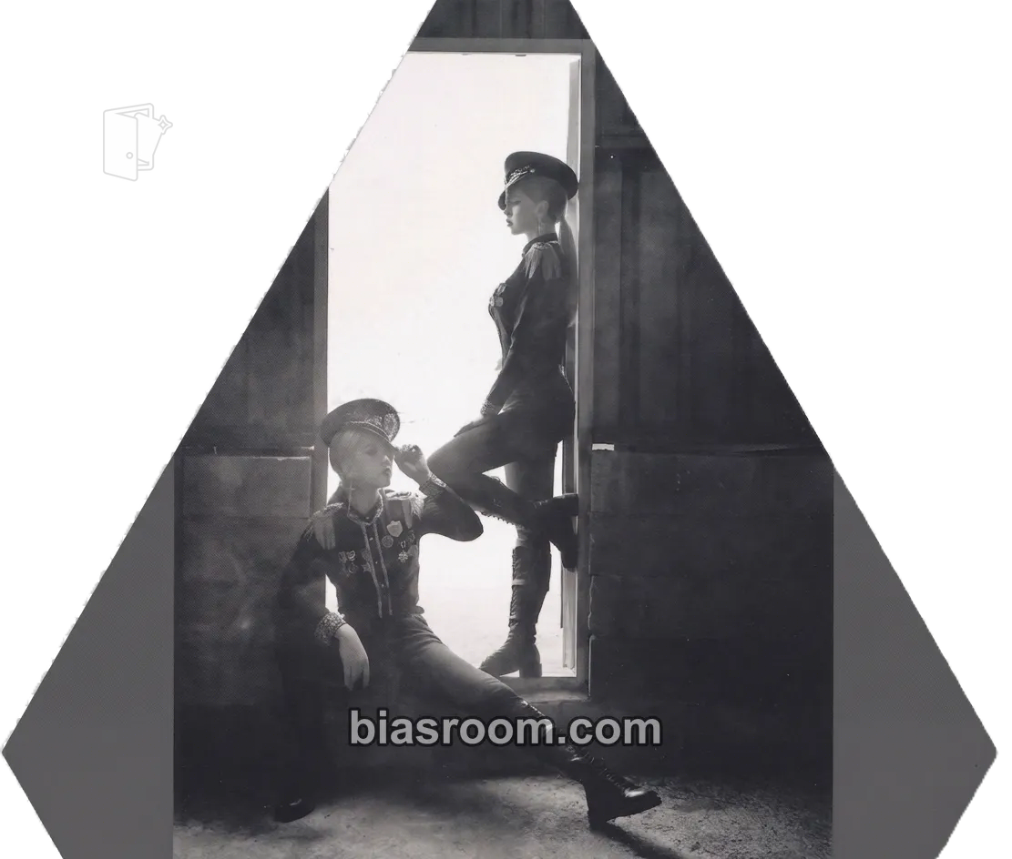 Triangle Photocard - 3YE - 3YE K-pop photocard