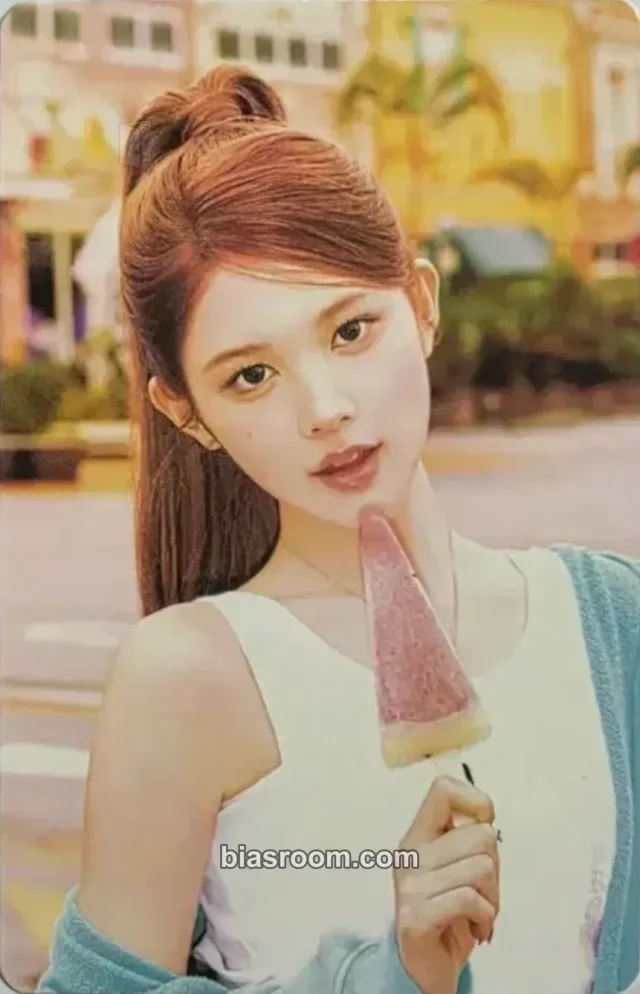 Hearts2Hearts - A-na - Lemon Tang Album trading card merch photocard B version