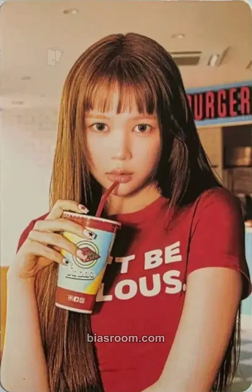 Ye-on Lemon Tang Photocard - Hearts2Hearts - Hearts2Hearts K-pop photocard