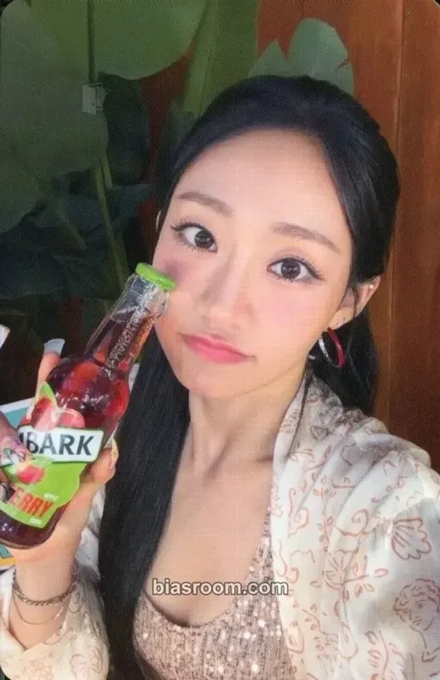 Julie KISS OF LIFE SWEAT (Japanese ep) K-pop photocard