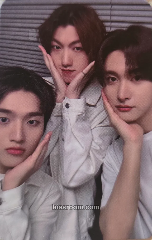 TRENDZ KCON Japan 2024 K-pop photocard