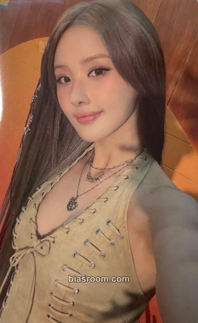 Belle KISS OF LIFE SWEAT (Japanese ep) K-pop photocard