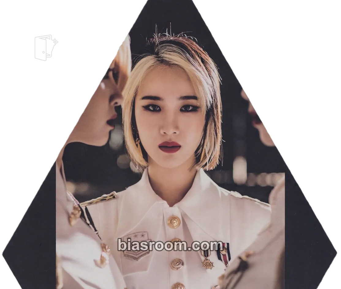 Yuji Triangle Photocard - 3YE - 3YE K-pop photocard