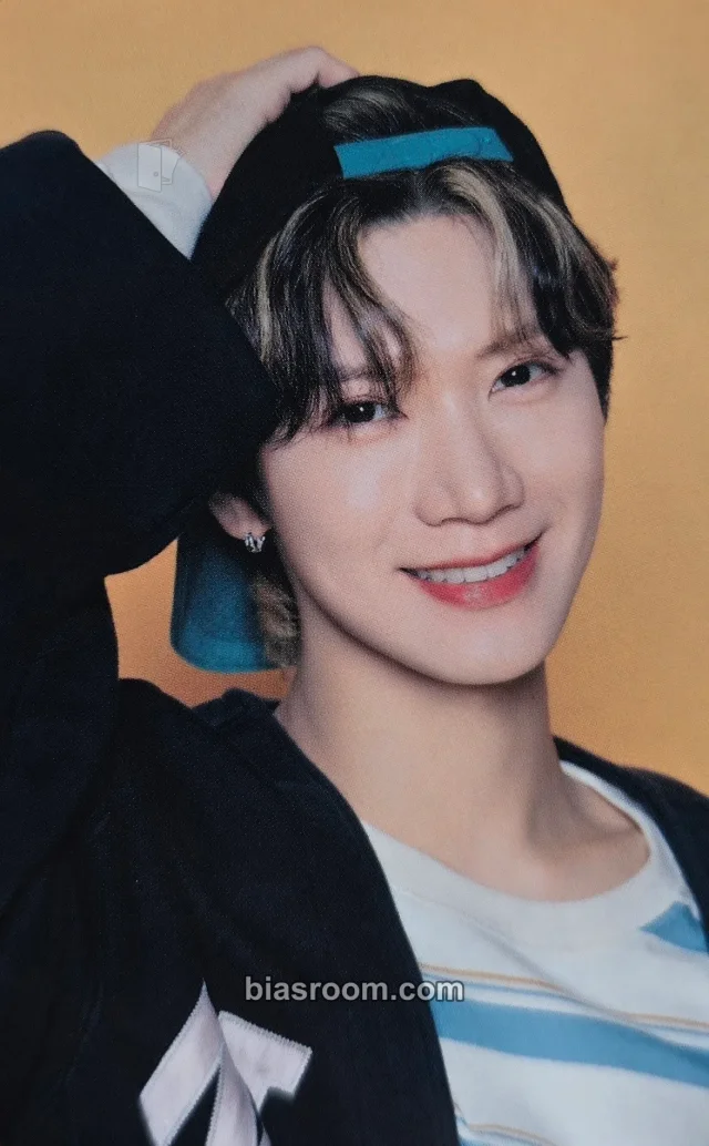 WayV - Ten - 2025 Season's Greeting Other ktown4u pob (pre-order benefit) season's greetings photocard set