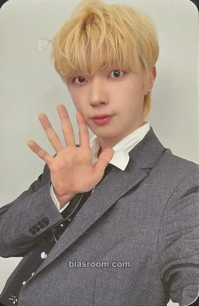 ONEWE - Kanghyun - 2025 ONEWE WORLD TOUR 'O! NEW E!volution Ⅳ' Event vietnam entrance/attendance benefit