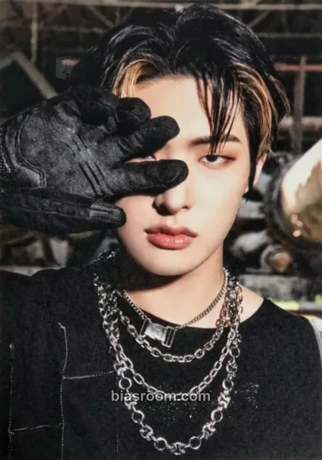 ATEEZ - Mingi - THE WORLD EP.1 : MOVEMENT Album wonderwall lucky draw (LD) round 2 item set postcard concept version