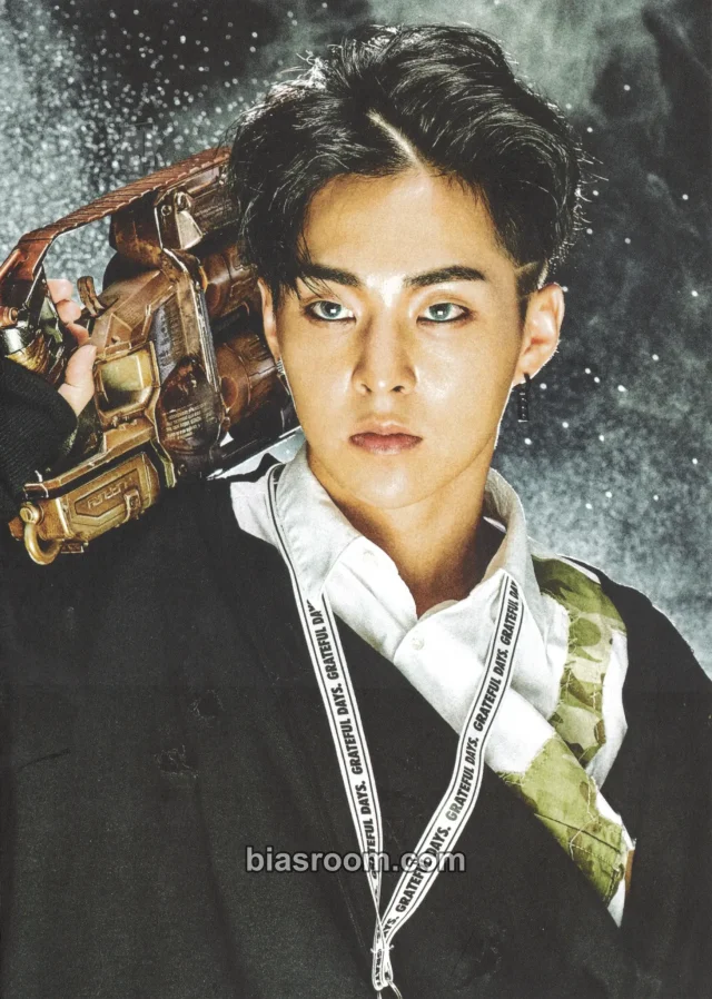 EXO - Xiumin - The War: The Power of Music Album coex smtown & store postcard postcard book merch inclusion