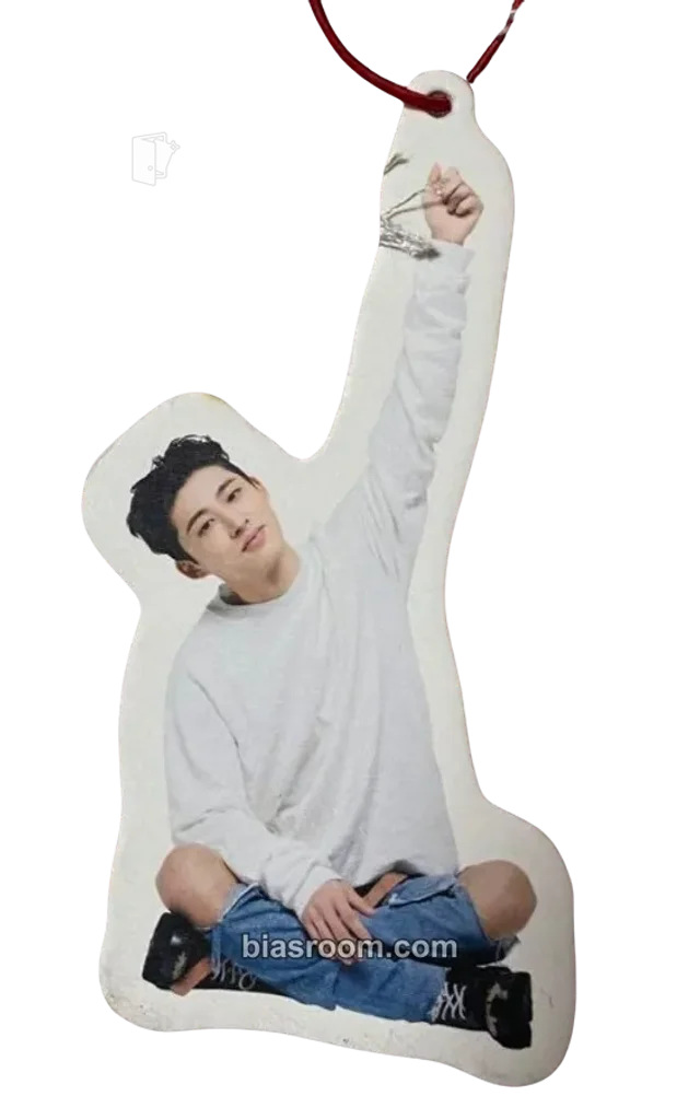 iKON - B.I - iKON Japan Dome Tour 2017 Event merch inclusion paper ornament