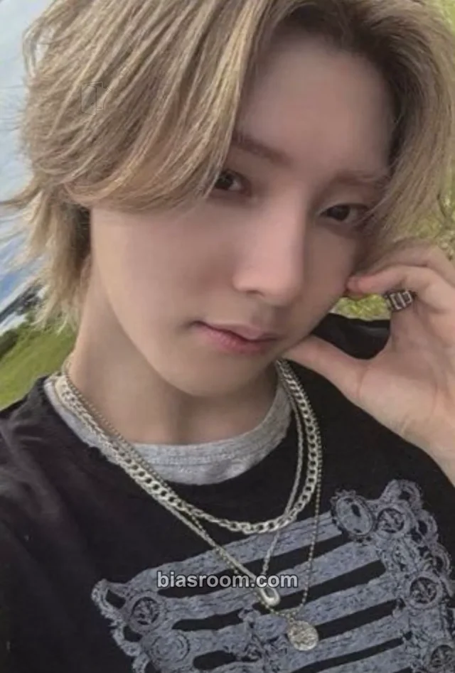 hrtz.wav - Riaan - The Second Wave : MOMENTUM Album album photocard evening festival version