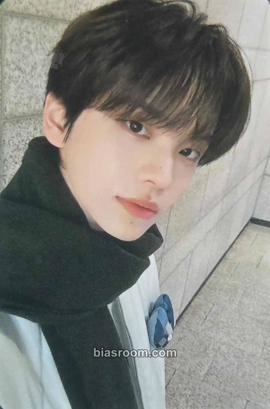 Shinyu play hard Photocard - TWS - TWS K-pop photocard