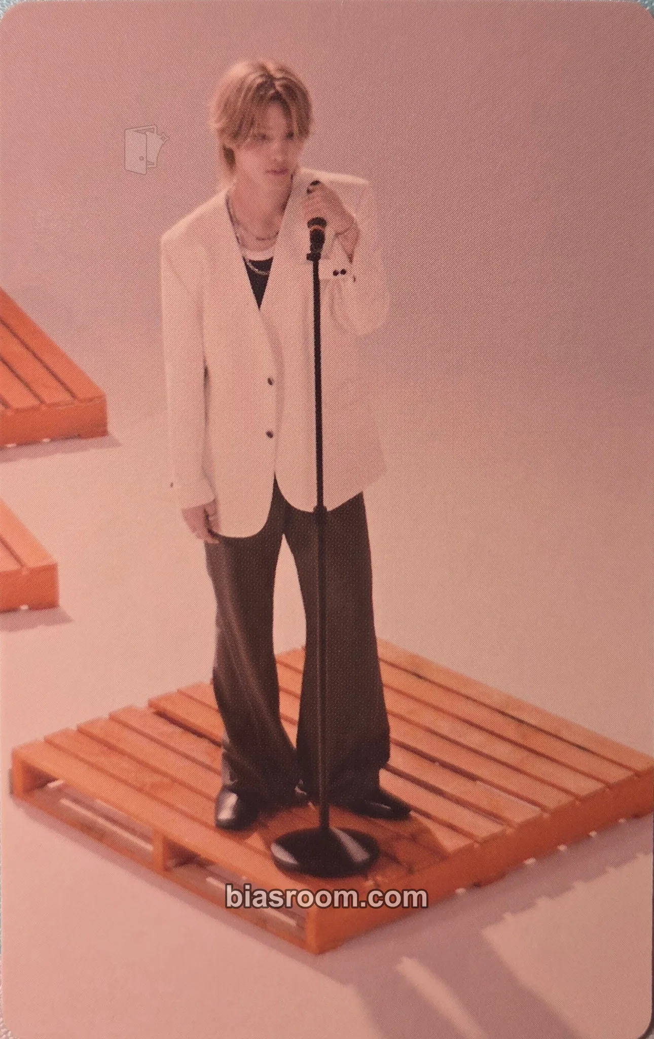 Riaan The Second Wave : MOMENTUM Photocard - hrtz.wav - hrtz.wav K-pop photocard