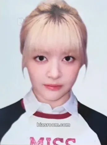 Lily Heavy Serenade Photocard - NMIXX - NMIXX K-pop photocard