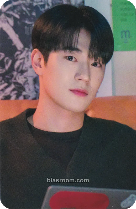 Seoham Semantic Error (Seoham) Photocard - KNK - KNK K-pop photocard