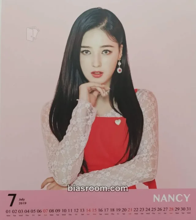 Nancy MOMOLAND I'm So Hot K-pop photocard