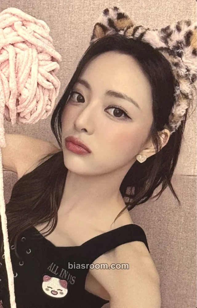 ITZY - Yuna - Motto Album makestar round 18 video call/fancall winner benefit photocard set