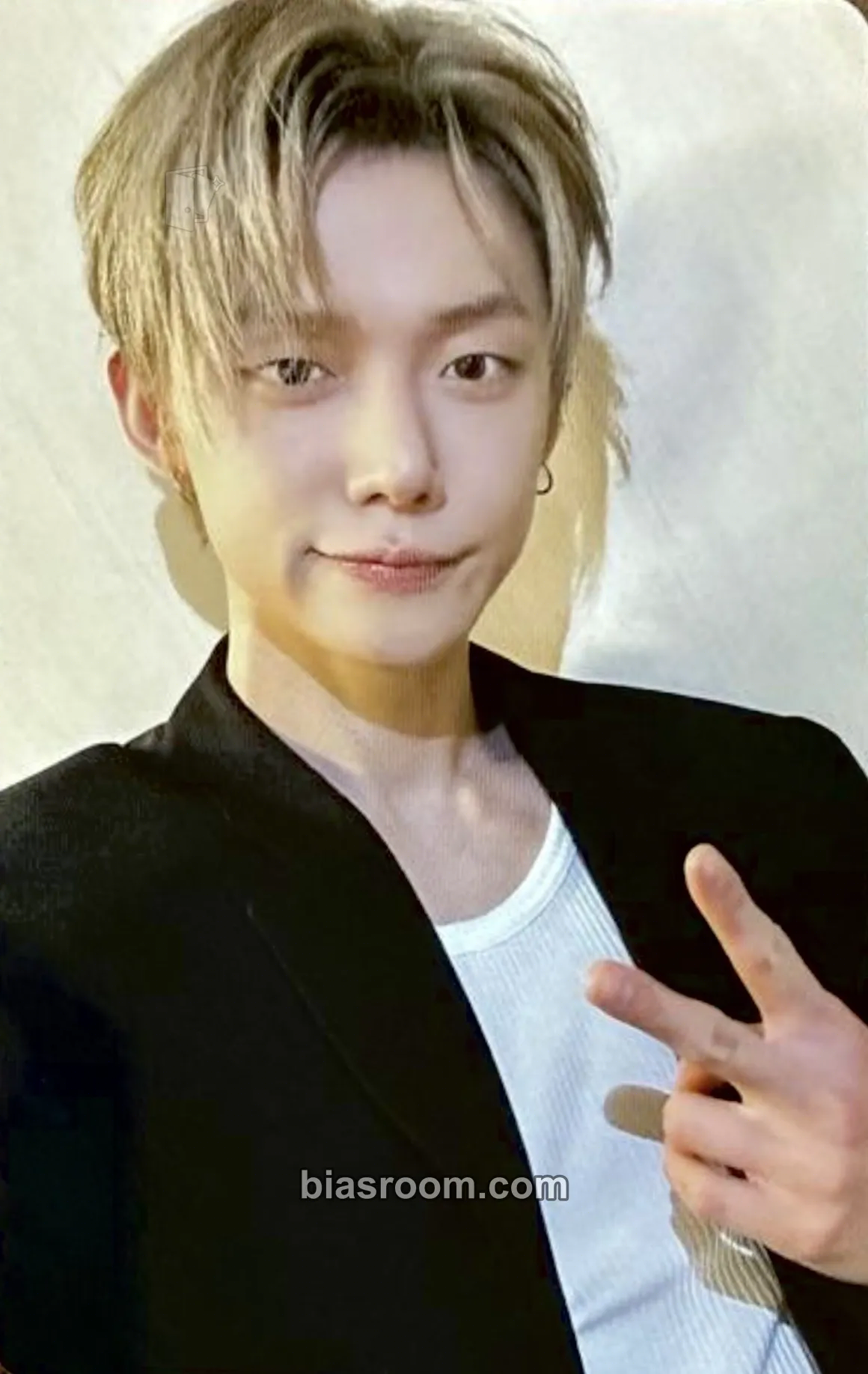 Yeonjun NO LABELS: PART 02 Photocard - TOMORROW X TOGETHER - TOMORROW X TOGETHER K-pop photocard