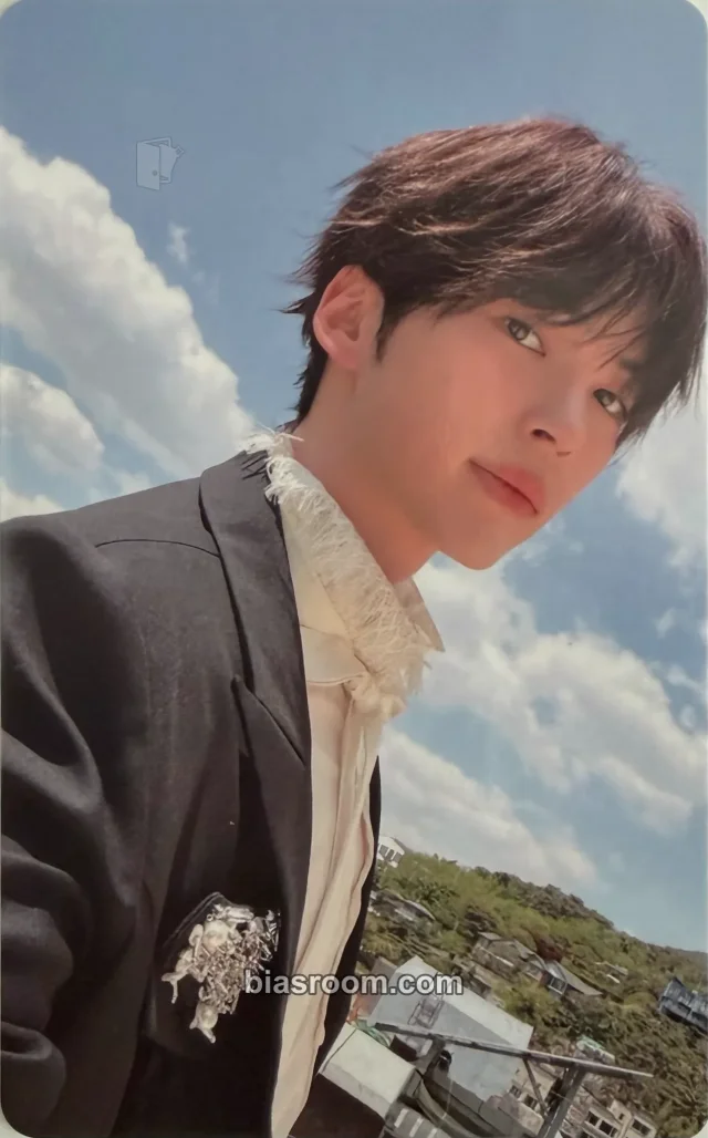 ZEROBASEONE - Hanbin - KNIGHT Magazine June 2026 Other magazine photocard knight magazine