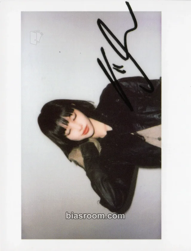 ILLIT - Yunah - MAMIHLAPINATAPAI Album polaroid printed signature round 3 winner benefit withfans / yizhiyu (yzy)