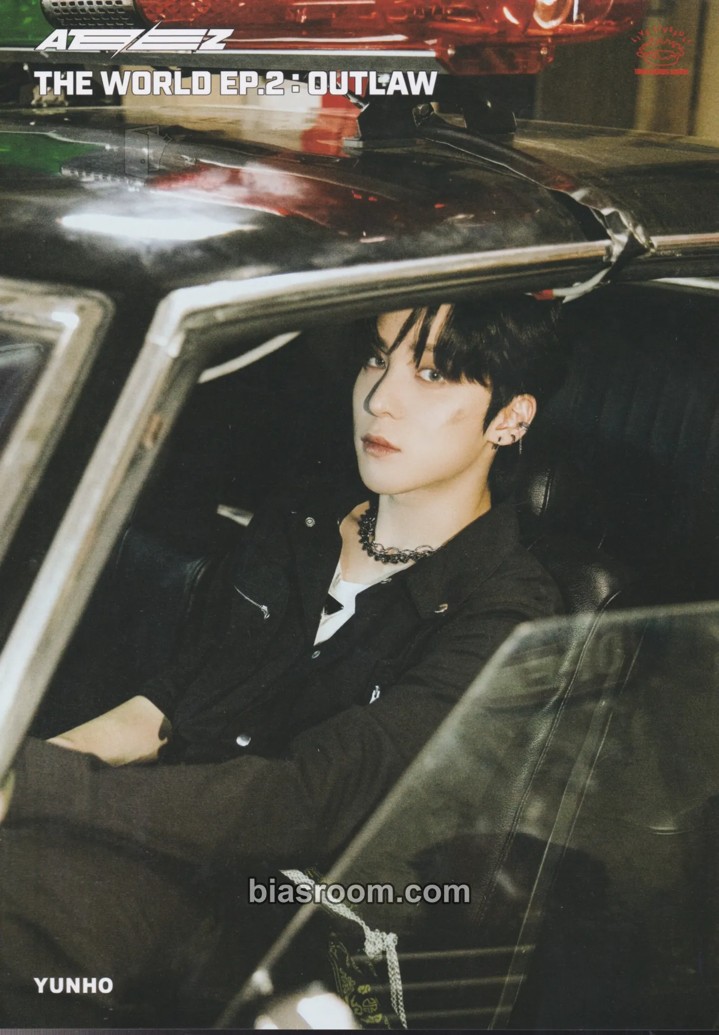 Yunho THE WORLD EP.2 : OUTLAW Photocard - ATEEZ - ATEEZ K-pop photocard