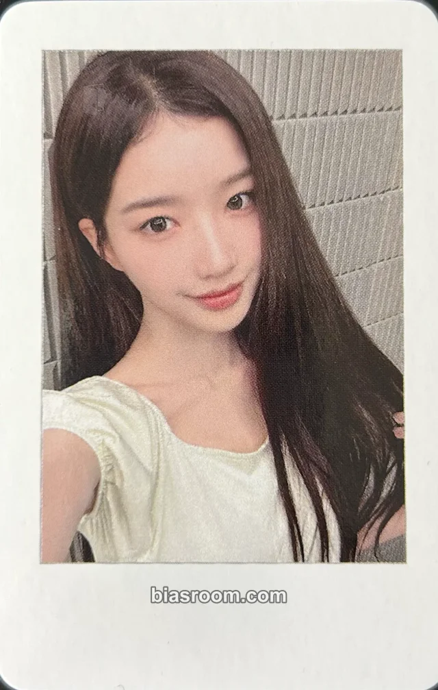 tripleS - Yooyeon - LOVE&POP pt.1 Album jjmuze (jj muze) polaroid fansign