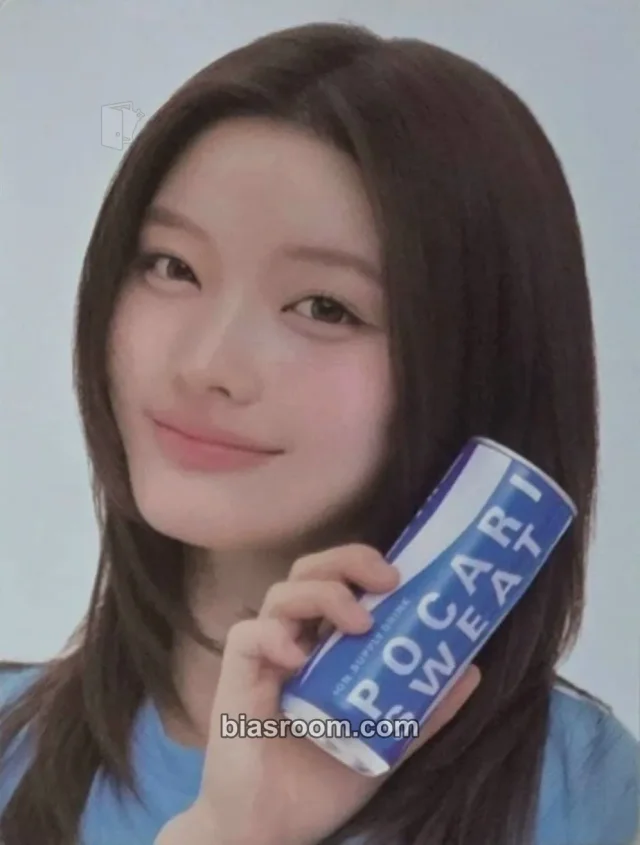 ILLIT - Iroha - ILLIT X Pocari Sweat Other brand collaboration pocari sweat postcard purchase benefit