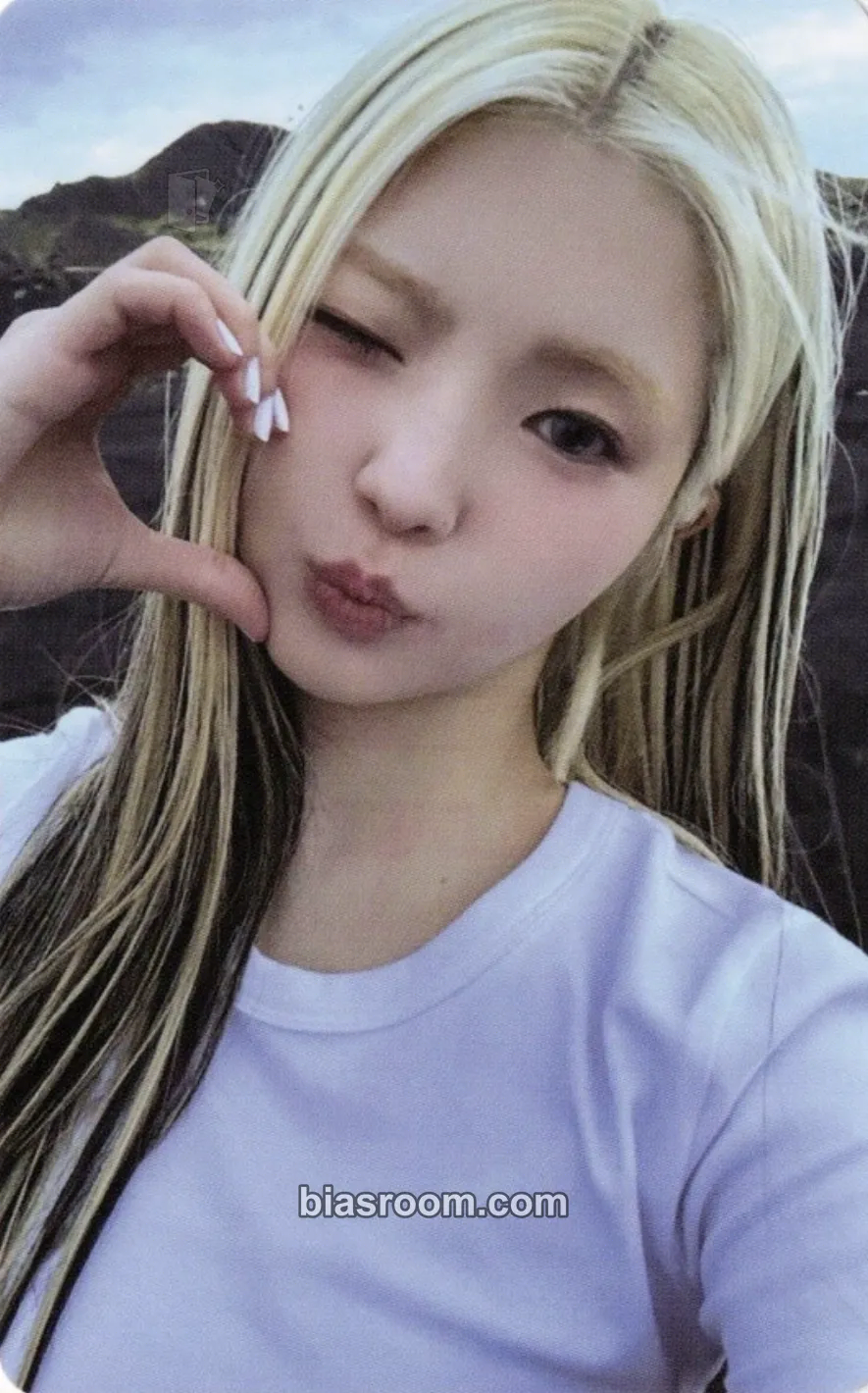 Seohee TUNE & PLAY Photocard - TUIDE - TUIDE K-pop photocard