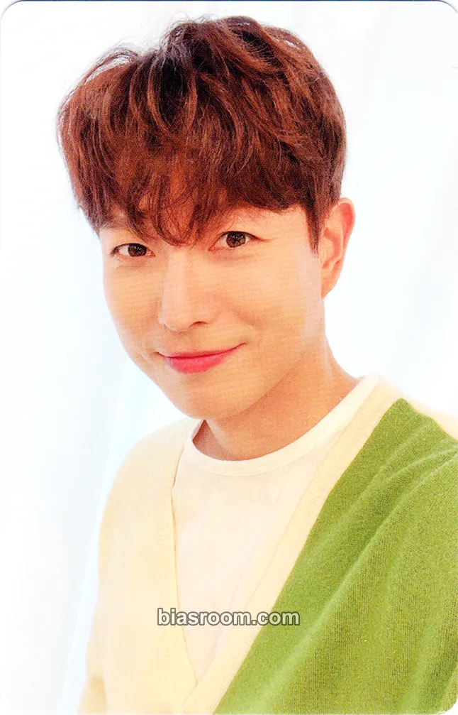 Doohoon Season's Greetings 2022 - Forest Version Photocard - Forestella - Forestella K-pop photocard