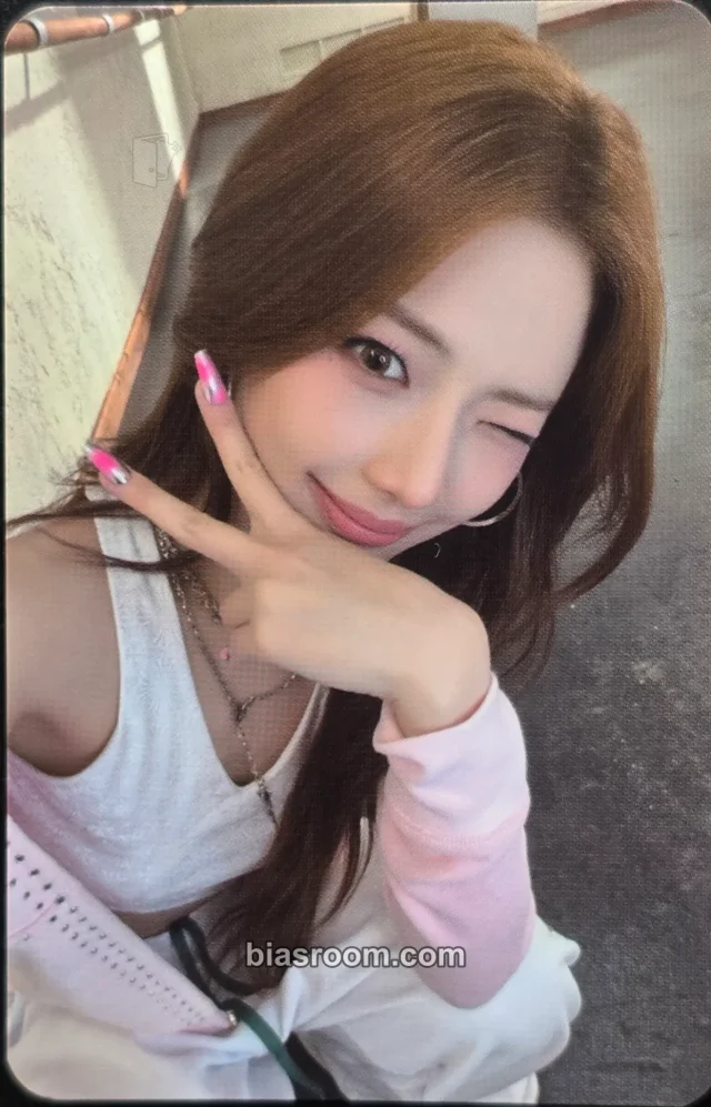 BABYMONSTER - Ruka - CHOOM World Tour Event merch photocard keyring