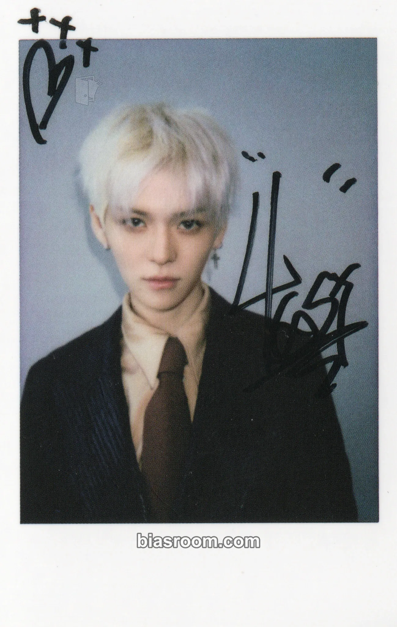 Yoshi Madame Figaro Mode China Photocard - TREASURE - TREASURE K-pop photocard