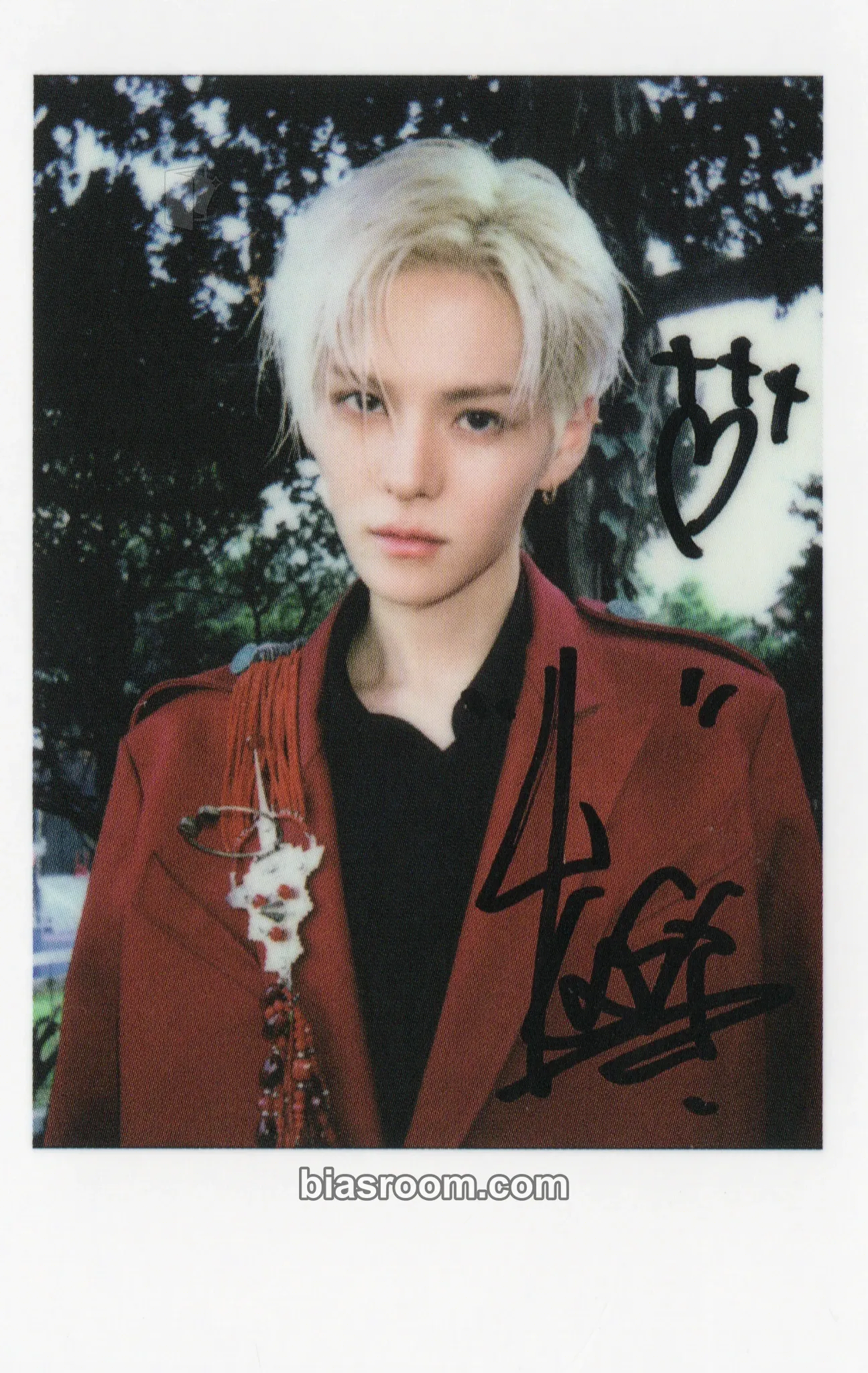 Yoshi Madame Figaro Mode China Photocard - TREASURE - TREASURE K-pop photocard