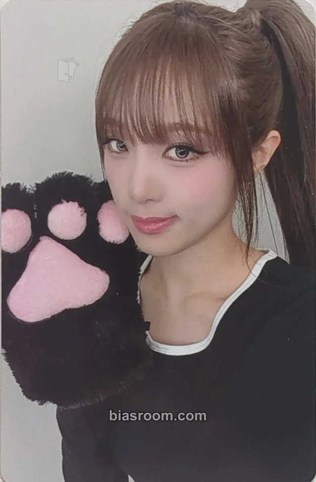 Yena - Yena - 2026 Yena 1st Live Tour “So Near, Yet So Far, Another Wo2ld!” Event tour exclusive seoul