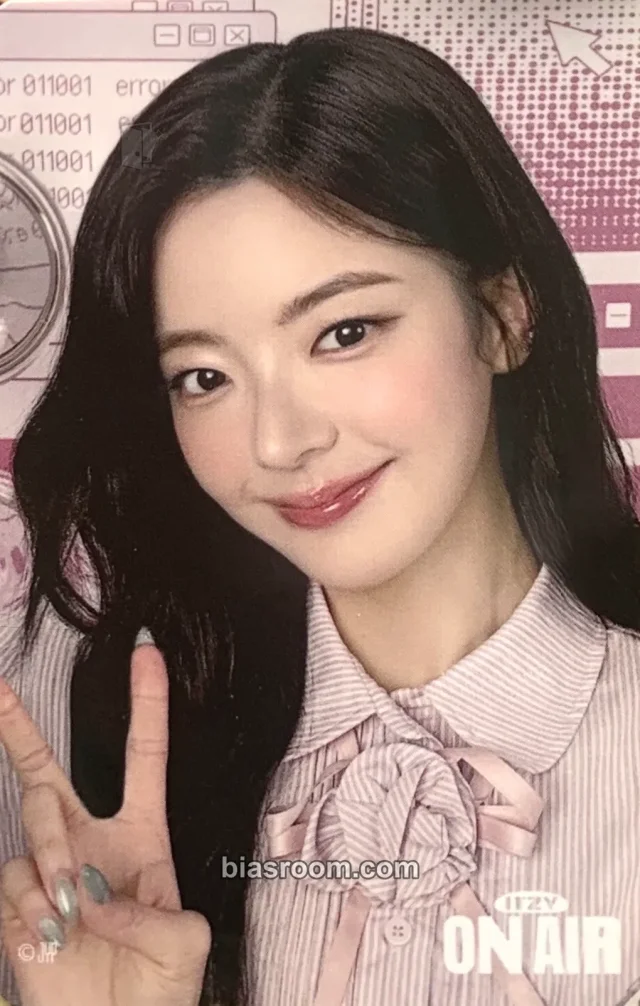 ITZY - Lia - The 4th Fan Meeting ITZY, MIDZY, Let's Fly! "On Air" Event fanclub/membership japan lottery online sticker card