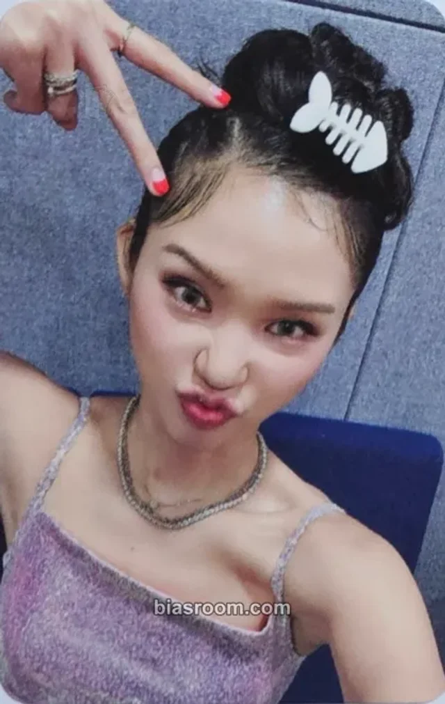 OH MY GIRL - Mimi - BISH BASH BOSH Album hellolive video call/fancall round 1