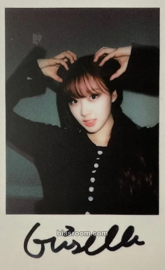 aespa - Giselle - Girls Album kmstation new year's event polaroid printed signature version 2