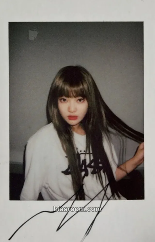 aespa - Ningning - Girls Album fansign withfans / yizhiyu (yzy) polaroid round 1