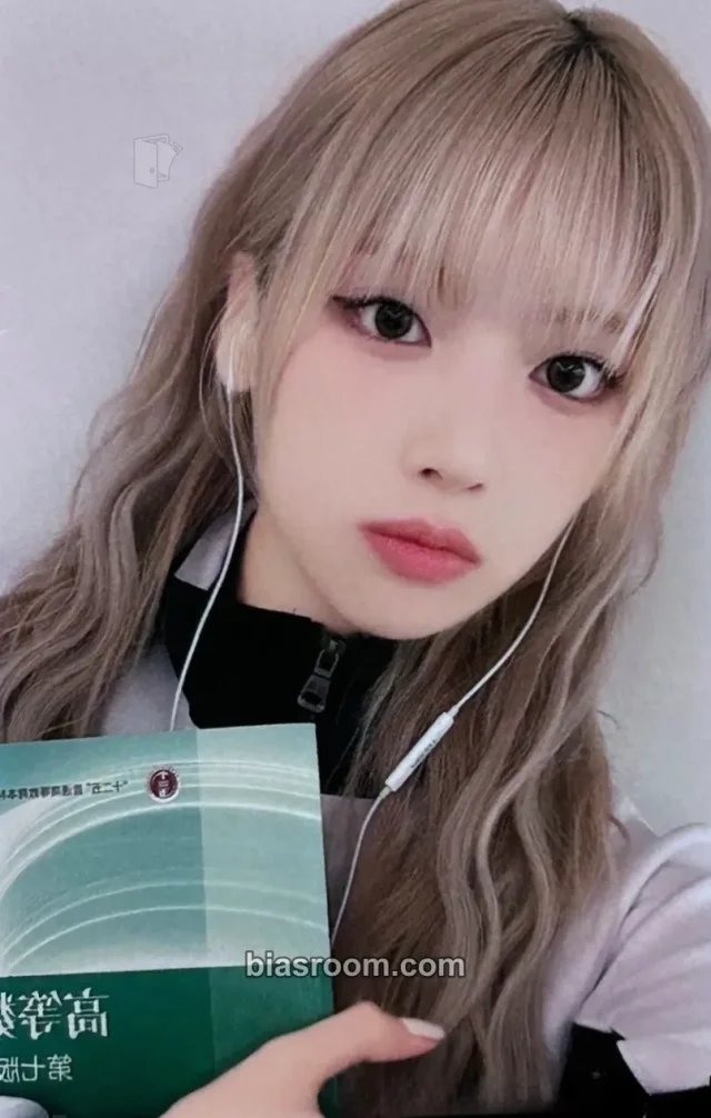 NMIXX - Jiwoo - Fe3O4: STICK OUT Album withfans / yizhiyu (yzy) video call/fancall