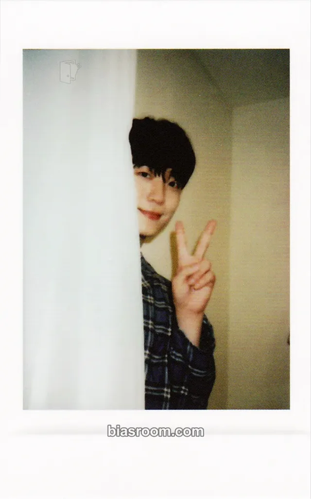 Forestella - Woorim - Season's Greetings 2022 - Stella Version Other season's greetings polaroid item set