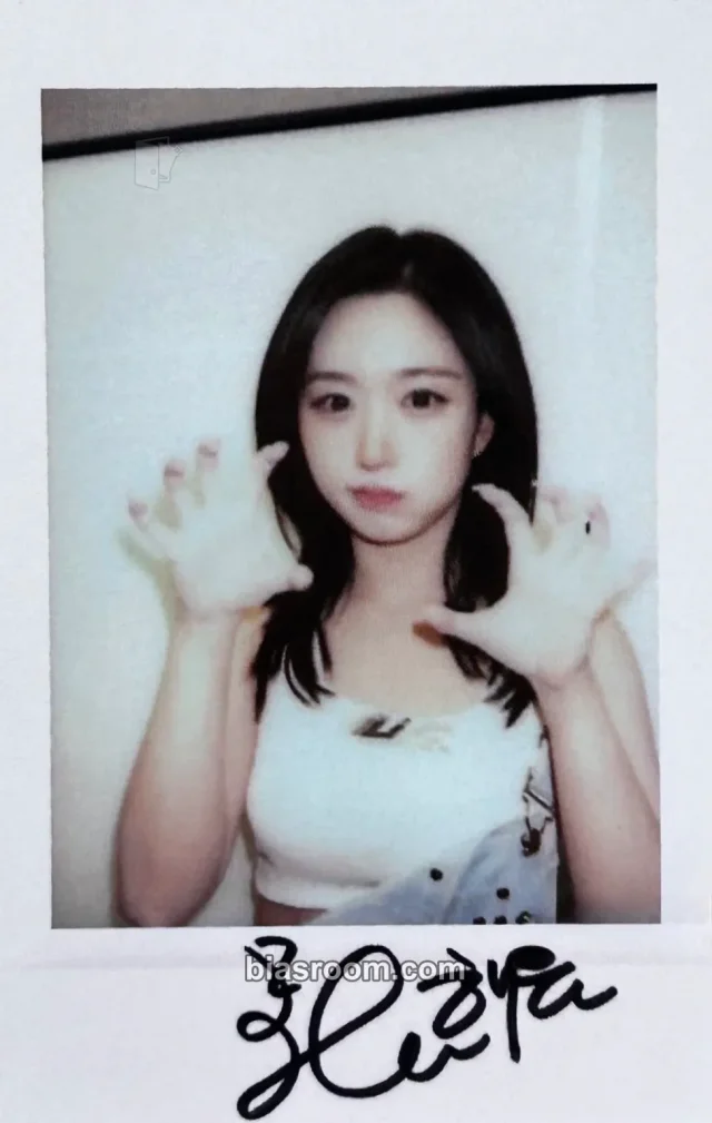 NMIXX - Haewon - Fe3O4: STICK OUT Album apple music lucky draw (LD) polaroid set benefit