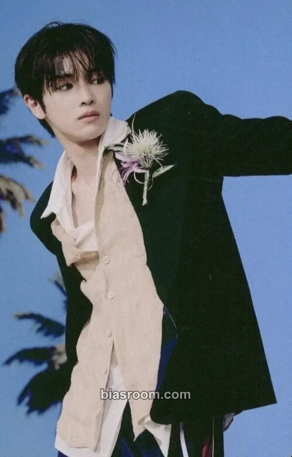 Sungchan Sunburst Photocard - RIIZE - RIIZE K-pop photocard