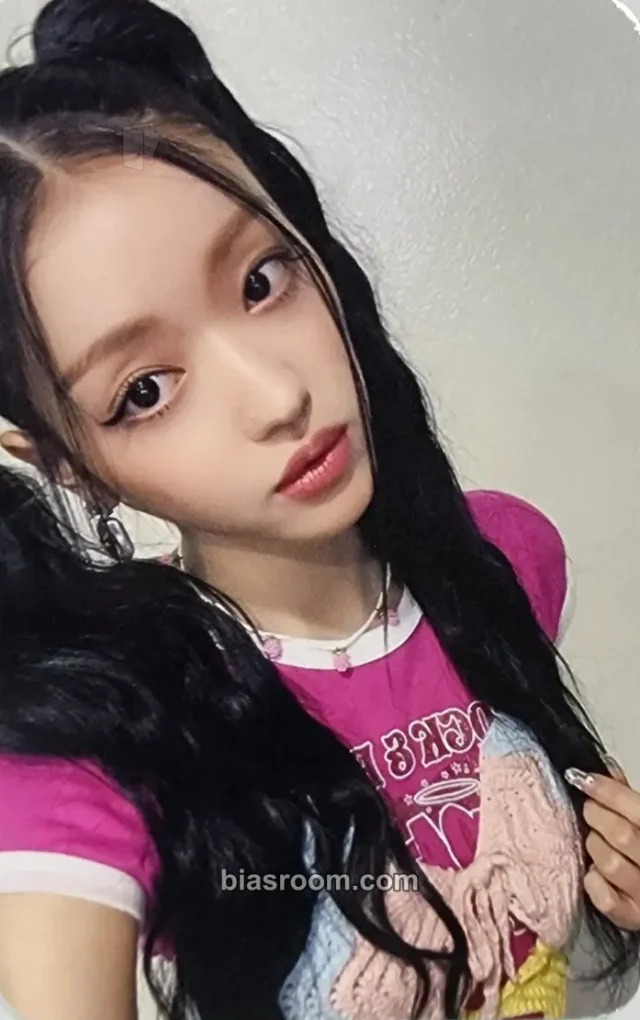 YooA OH MY GIRL SELFISH (YooA) K-pop photocard