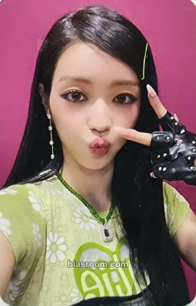 OH MY GIRL - YooA - SELFISH Album soundwave fansign solo