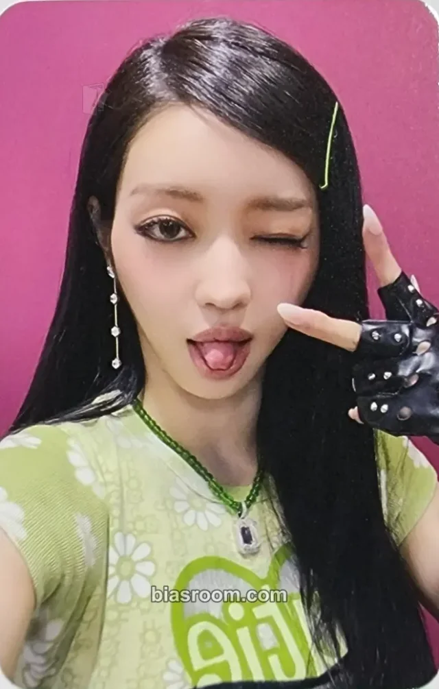 OH MY GIRL - YooA - SELFISH Album soundwave fansign solo