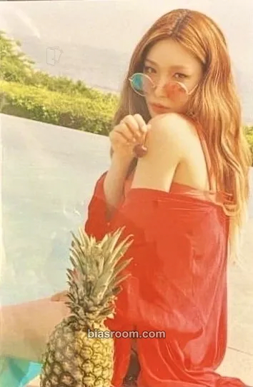 Chung Ha Blooming Blue Photocard - Chung Ha K-pop photocard