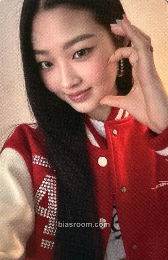 VVUP - Hyunny - Locked On Album pob (pre-order benefit) weverse global shop (wvg)