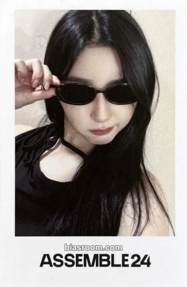 tripleS - Sohyun - Assemble24 Album everline fansign polaroid round 9