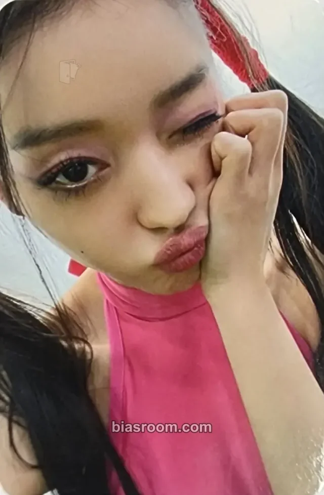 OH MY GIRL - YooA - SELFISH Album lotte duty free video call/fancall solo