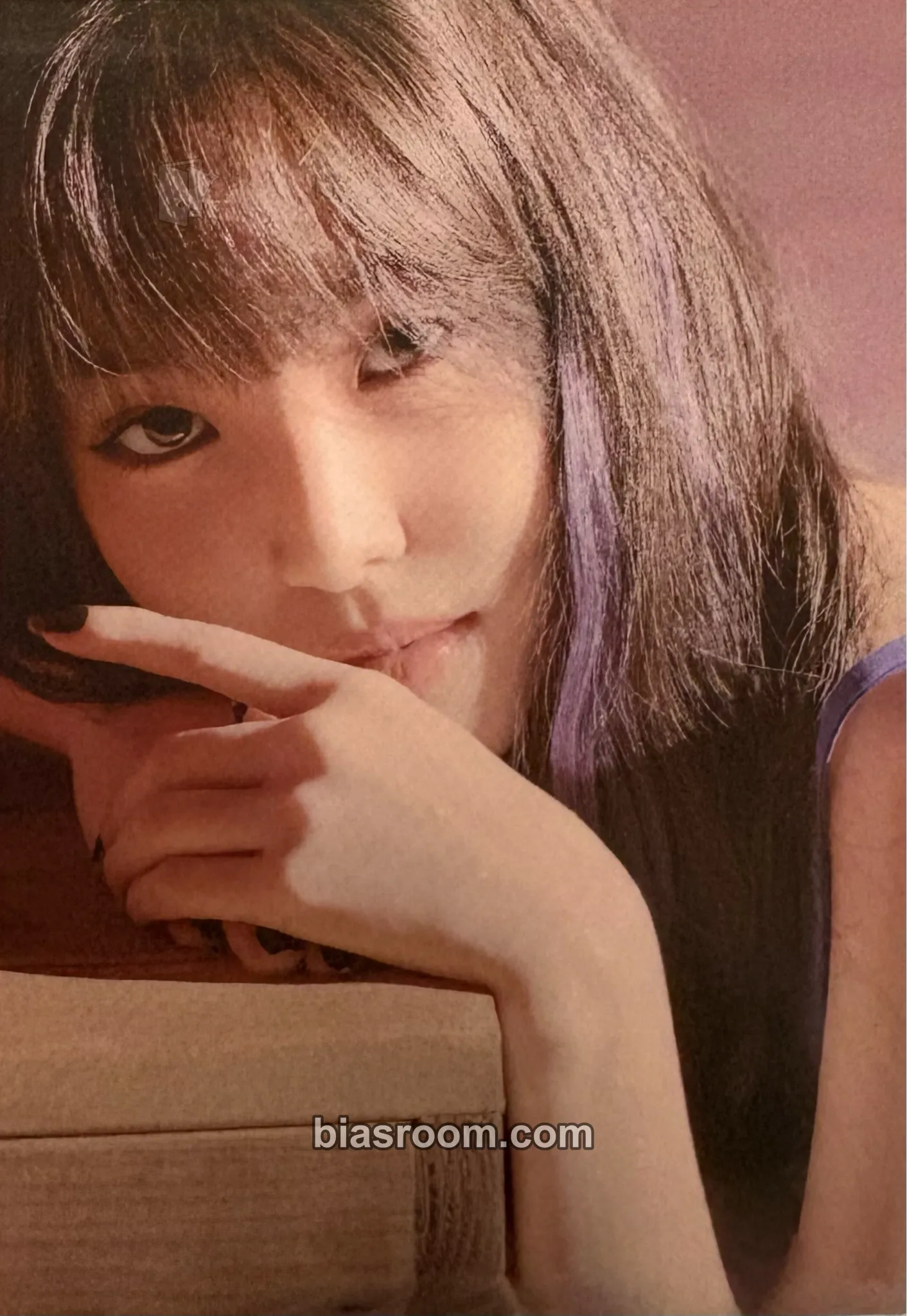 Yuju HYBE Insight Museum Photocard - GFRIEND - GFRIEND K-pop photocard