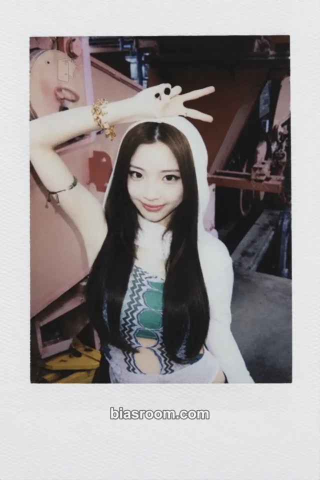 BABYMONSTER - Ruka - CHOOM World Tour Event pop-up polaroid tour exclusive
