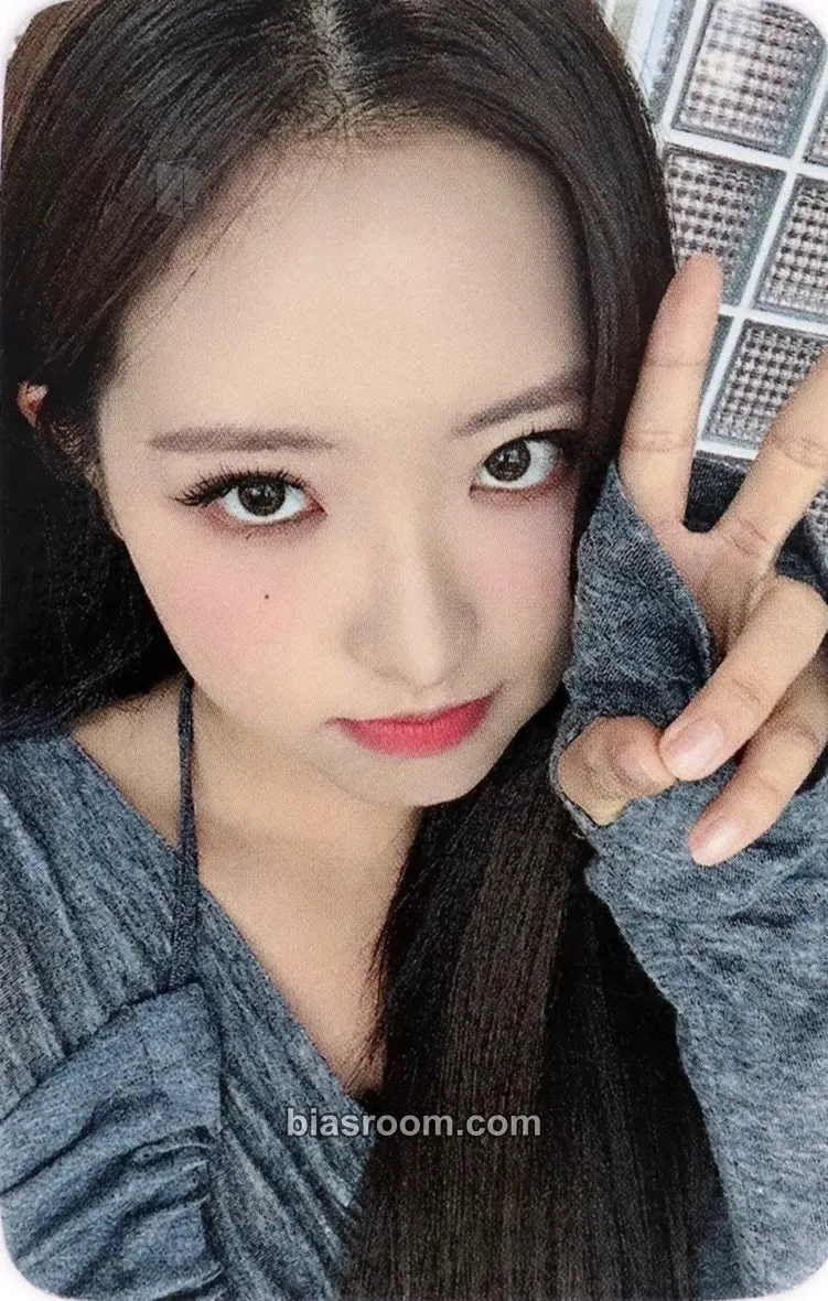 HyeJu 1st Fan-Con: Make a Voyage Photocard - Loossemble - Loossemble K-pop photocard