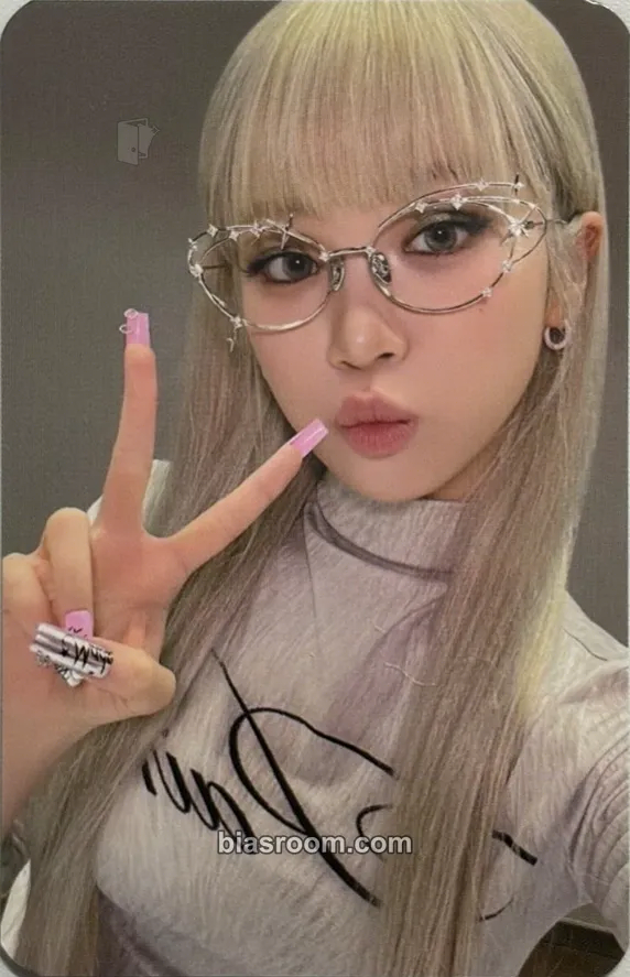LE SSERAFIM Kim Chaewon LE SSERAFIM - Kim Chaewon - Made My Night Album olive young pob (pre-order benefit) chemical night version compact version listing photo 1